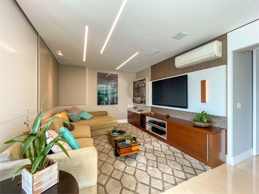 Imóvel de 190m² sala ampla de 3 ambientes integrada com varanda gourmet 3 suítes 4 vagas Perdizes