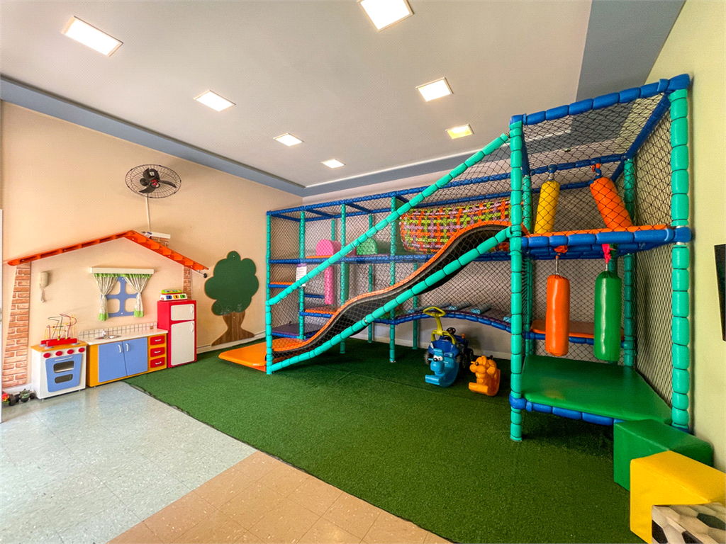 Imóvel de 190m² sala ampla de 3 ambientes integrada com varanda gourmet 3 suítes 4 vagas Perdizes