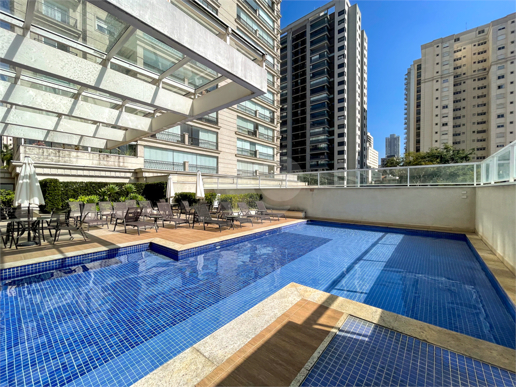 Imóvel de 190m² sala ampla de 3 ambientes integrada com varanda gourmet 3 suítes 4 vagas Perdizes