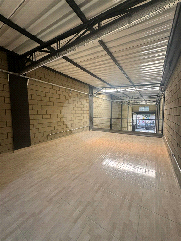 Galpão NOVO para Locação na Zona Norte – 250m² – Próximo à Fernão Dias