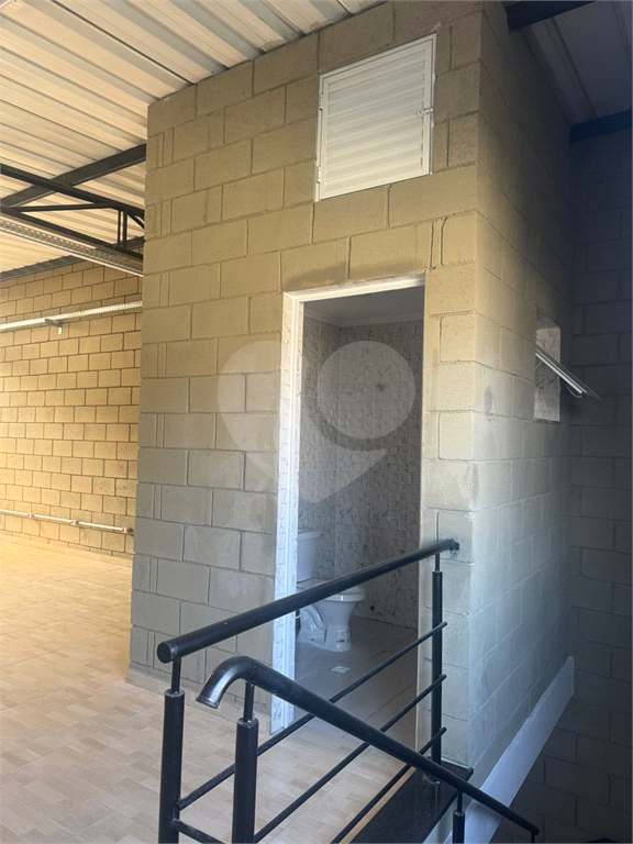 Galpão NOVO para Locação na Zona Norte – 250m² – Próximo à Fernão Dias