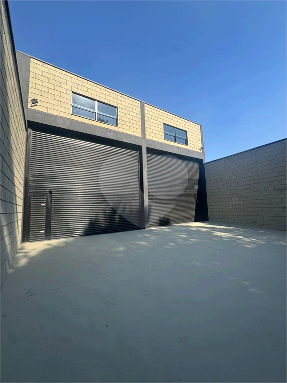 Galpão NOVO para Locação na Zona Norte – 250m² – Próximo à Fernão Dias