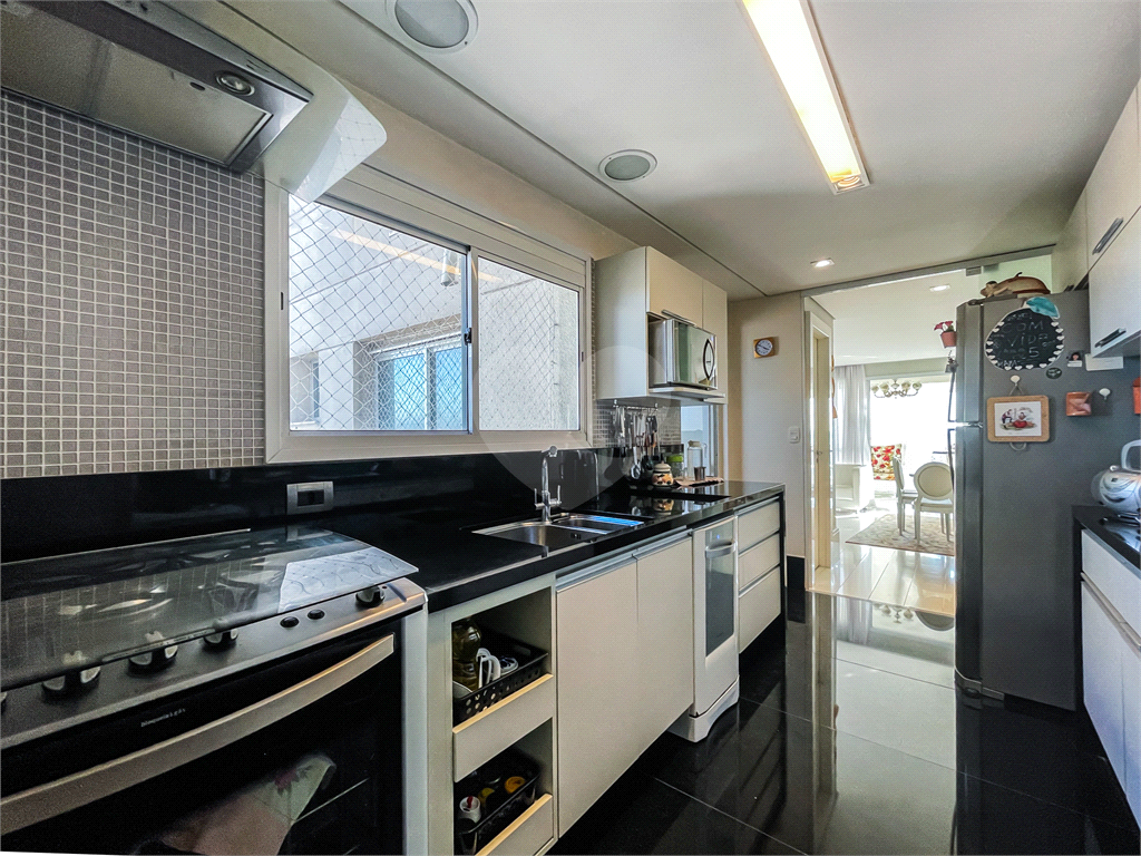 Apartamento - Vila Sônia - 3 Quartos / 2 Suítes - 2 Vagas - Venda / Compra - Raposo Tavares
