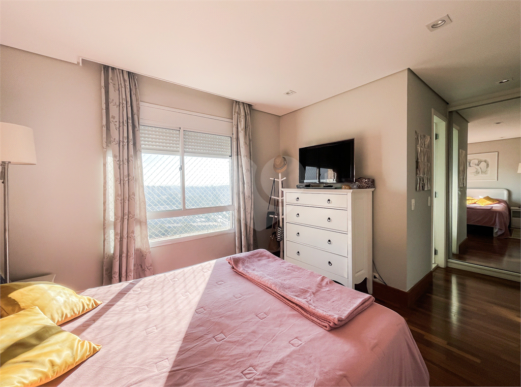 Apartamento - Vila Sônia - 3 Quartos / 2 Suítes - 2 Vagas - Venda / Compra - Raposo Tavares