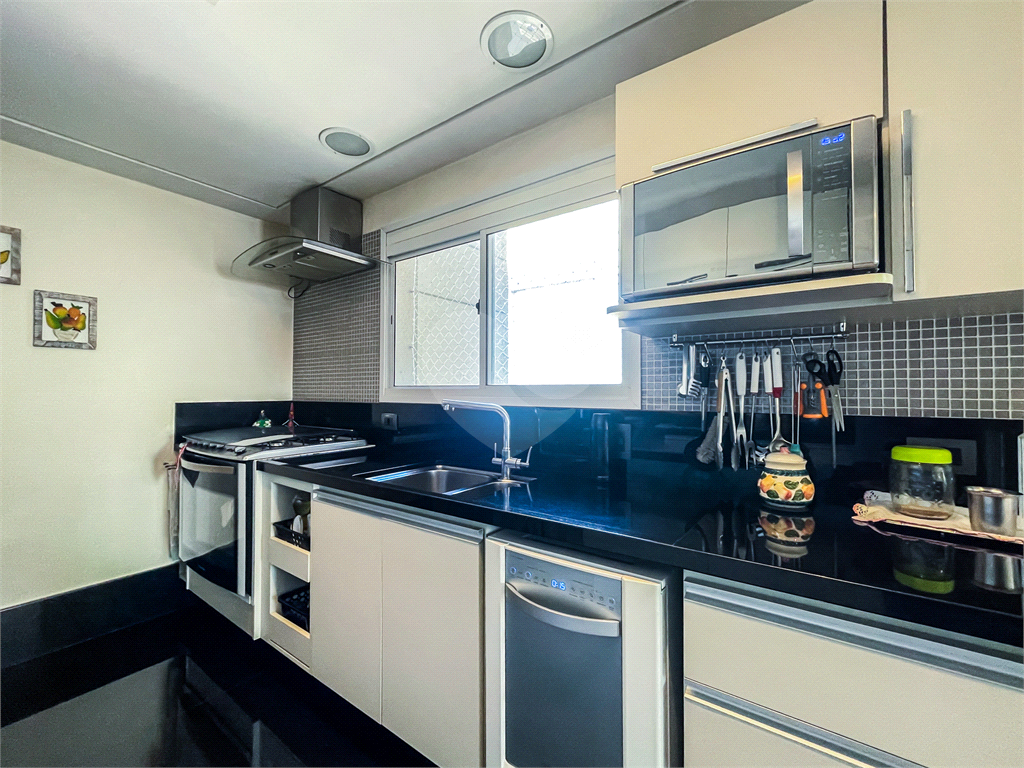 Apartamento - Vila Sônia - 3 Quartos / 2 Suítes - 2 Vagas - Venda / Compra - Raposo Tavares