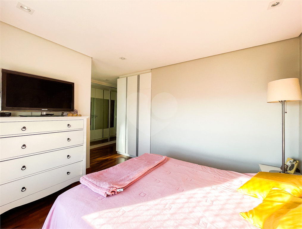 Apartamento - Vila Sônia - 3 Quartos / 2 Suítes - 2 Vagas - Venda / Compra - Raposo Tavares