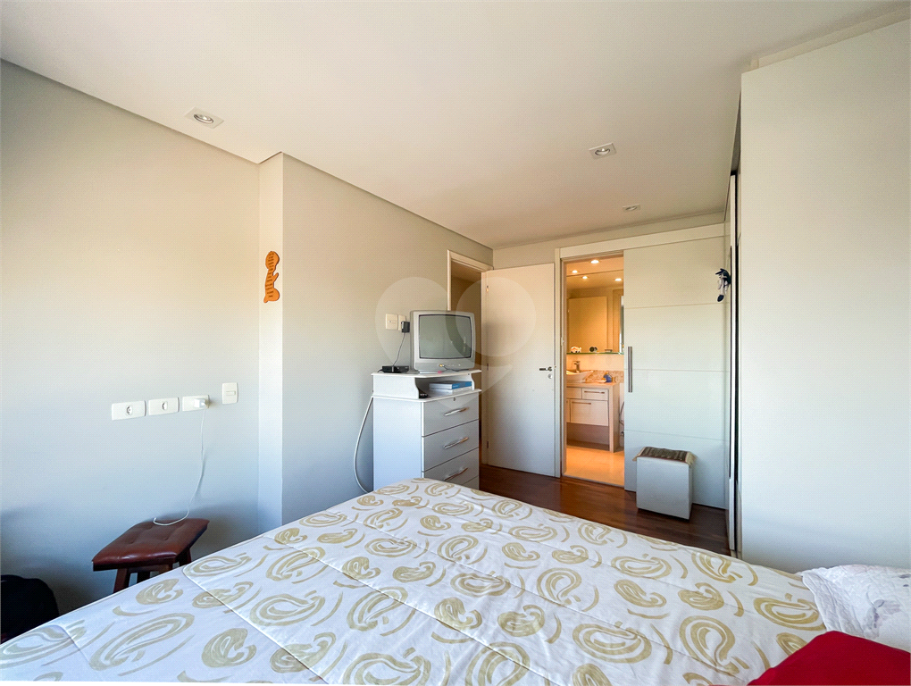 Apartamento - Vila Sônia - 3 Quartos / 2 Suítes - 2 Vagas - Venda / Compra - Raposo Tavares