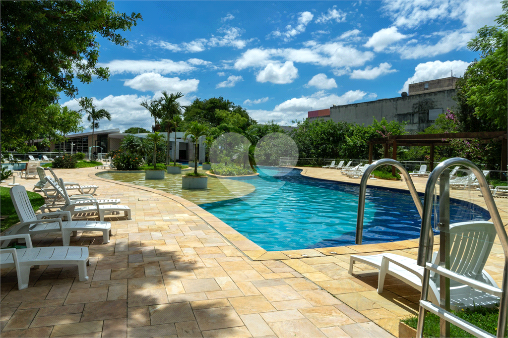 Apartamento - Vila Sônia - 3 Quartos / 2 Suítes - 2 Vagas - Venda / Compra - Raposo Tavares