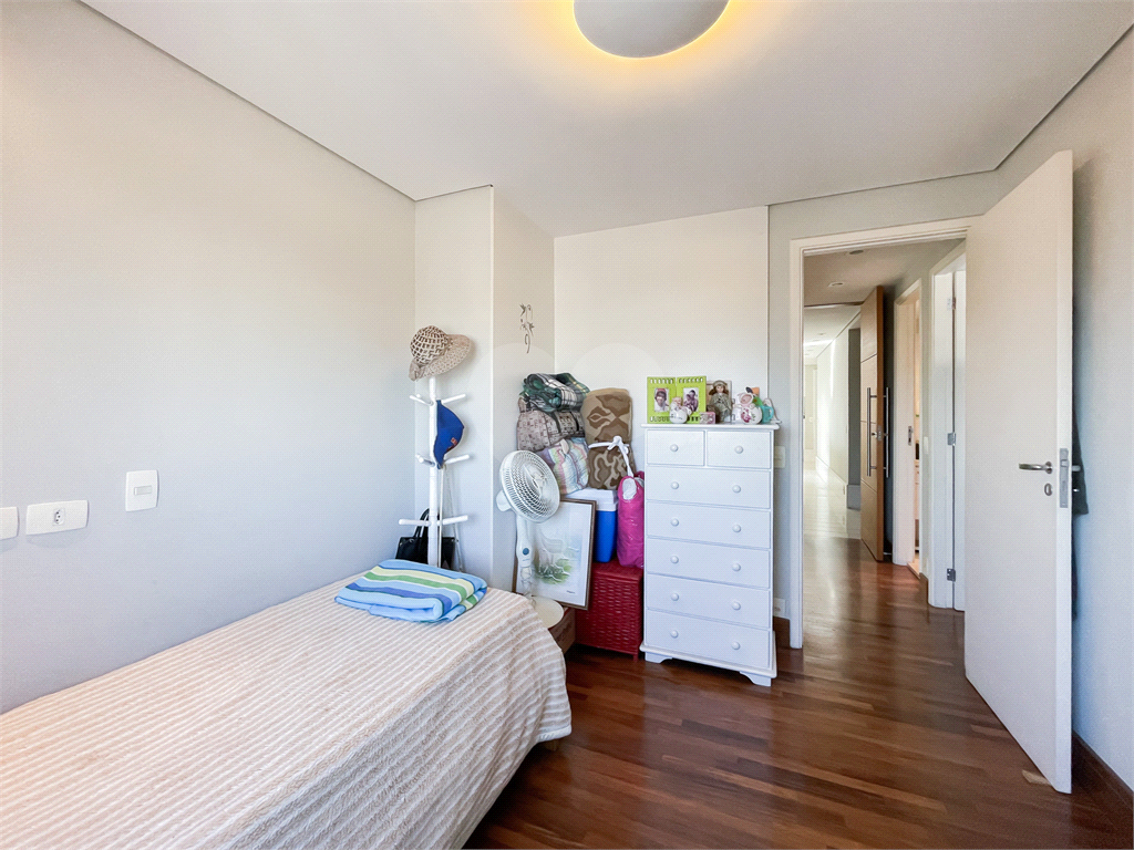 Apartamento - Vila Sônia - 3 Quartos / 2 Suítes - 2 Vagas - Venda / Compra - Raposo Tavares