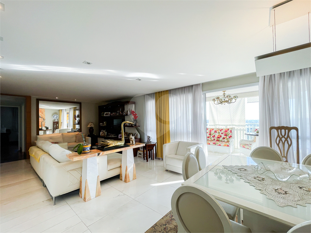 Apartamento - Vila Sônia - 3 Quartos / 2 Suítes - 2 Vagas - Venda / Compra - Raposo Tavares