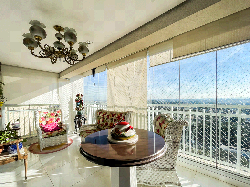 Apartamento - Vila Sônia - 3 Quartos / 2 Suítes - 2 Vagas - Venda / Compra - Raposo Tavares