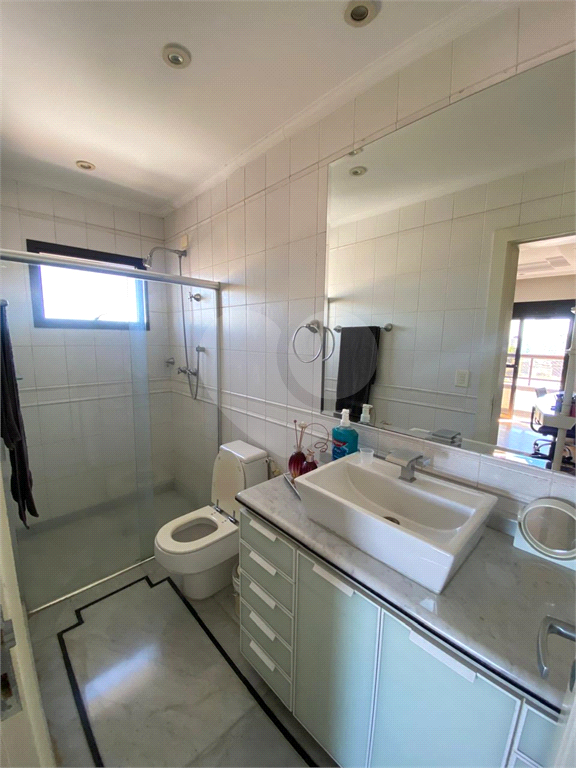 Apartamento a venda Rua Casa Forte - 3 suítes - 4 vagas - Água Fria
