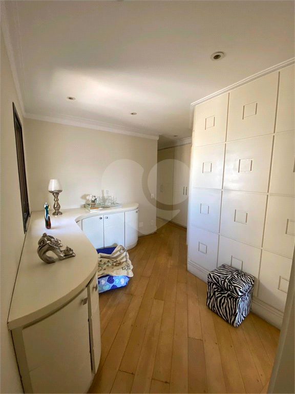 Apartamento a venda Rua Casa Forte - 3 suítes - 4 vagas - Água Fria