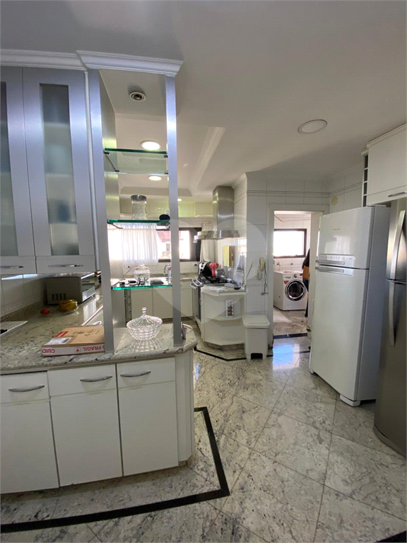 Apartamento a venda Rua Casa Forte - 3 suítes - 4 vagas - Água Fria