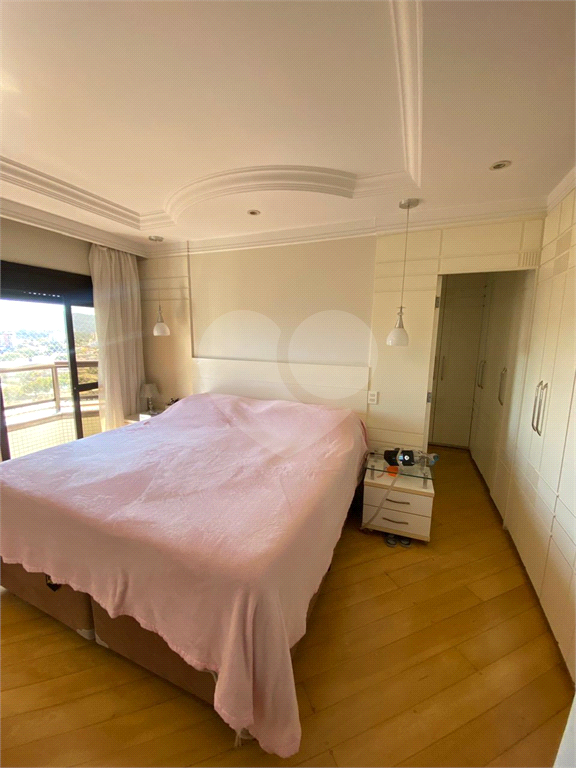 Apartamento a venda Rua Casa Forte - 3 suítes - 4 vagas - Água Fria