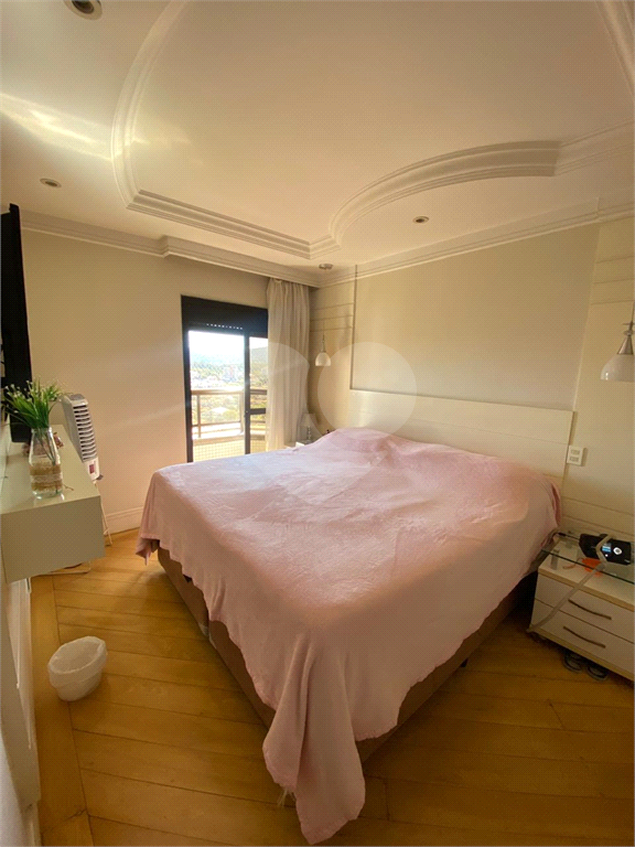 Apartamento a venda Rua Casa Forte - 3 suítes - 4 vagas - Água Fria