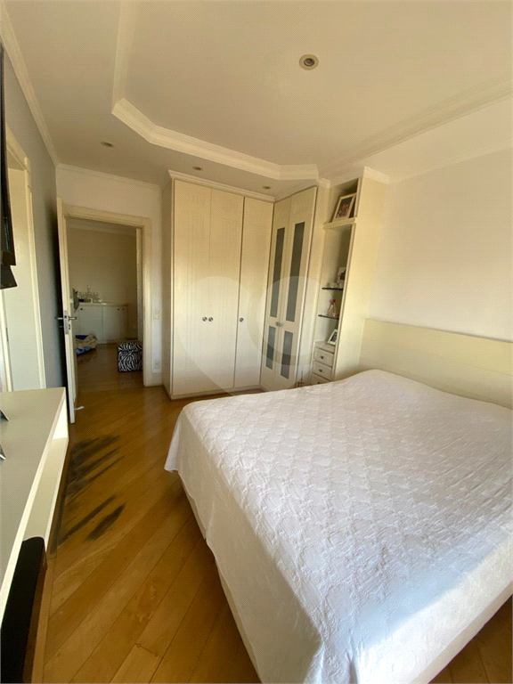 Apartamento a venda Rua Casa Forte - 3 suítes - 4 vagas - Água Fria