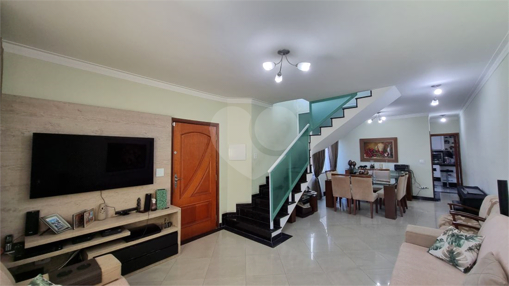 Sobrado à Venda | 166 m² | 3 suítes | 3 vagas no Tucuruvi!

