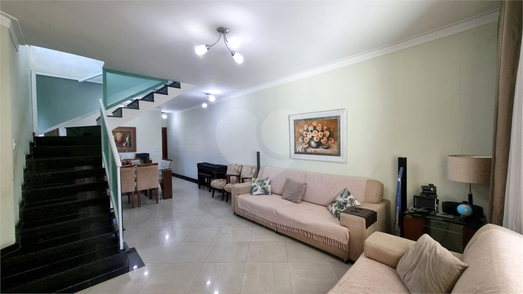 Sobrado à Venda | 166 m² | 3 suítes | 3 vagas no Tucuruvi!

