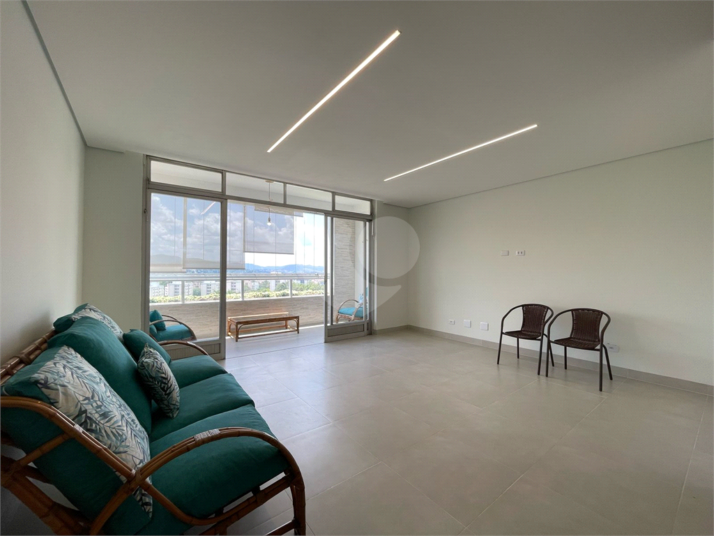 APARTAMENTO em TREMEMBÉ