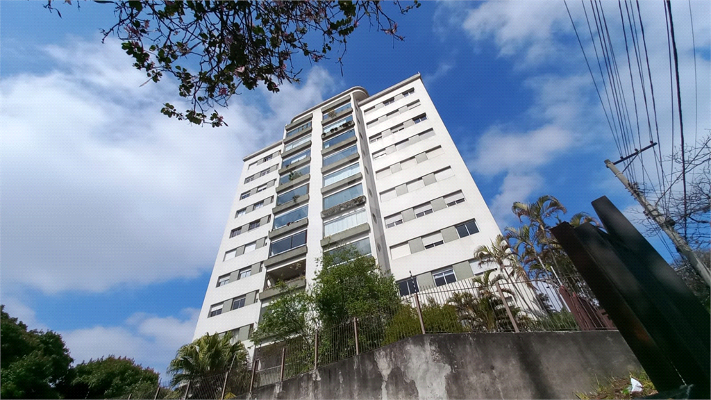 APARTAMENTO em TREMEMBÉ