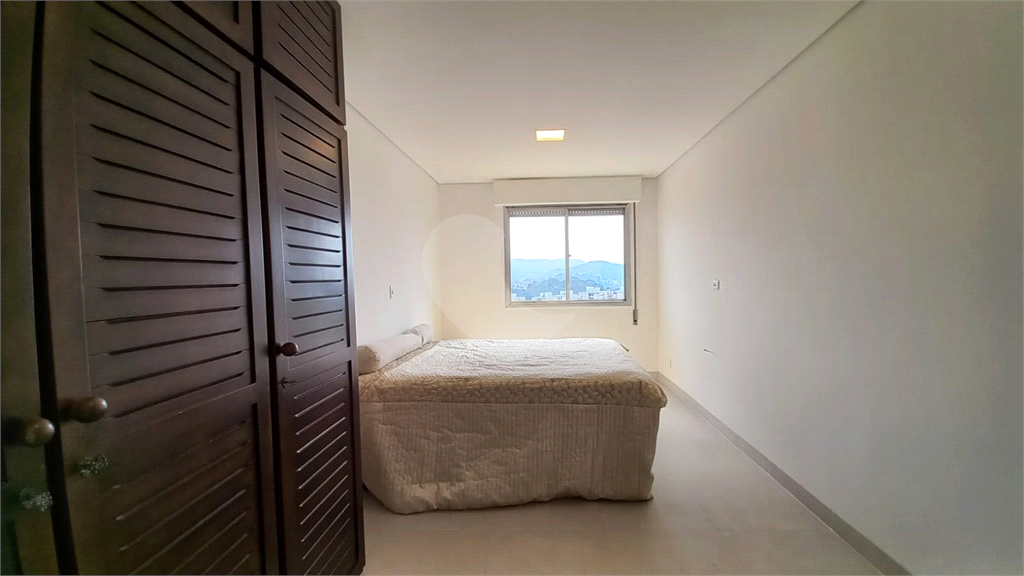 APARTAMENTO em TREMEMBÉ