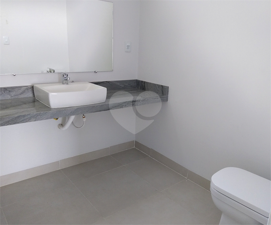 APARTAMENTO em TREMEMBÉ