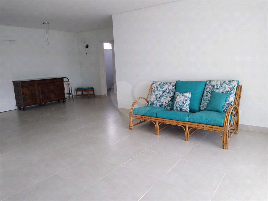 APARTAMENTO em TREMEMBÉ