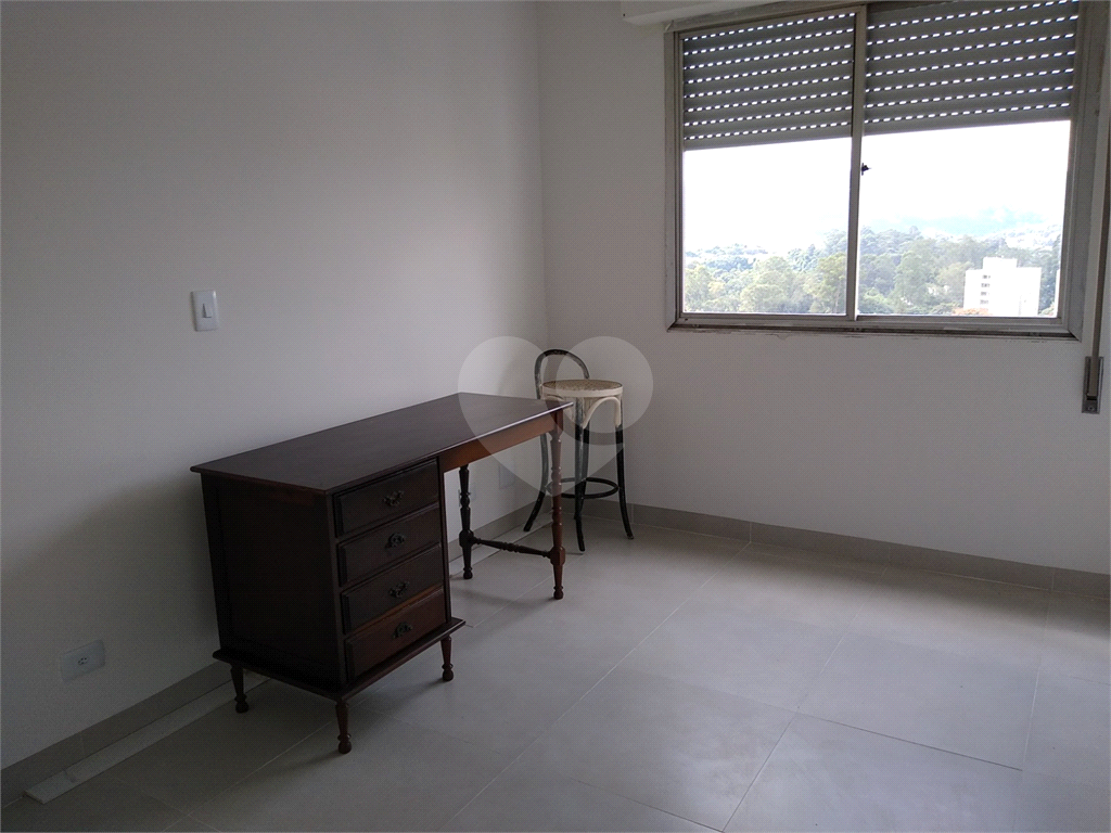 APARTAMENTO em TREMEMBÉ
