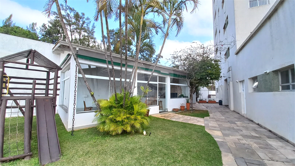 APARTAMENTO em TREMEMBÉ