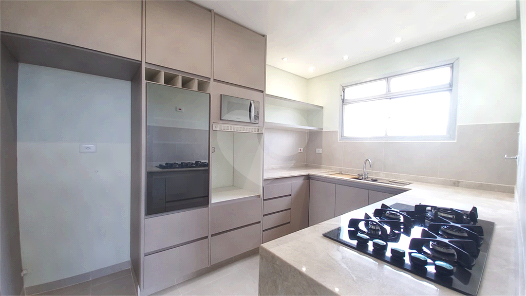 APARTAMENTO em TREMEMBÉ
