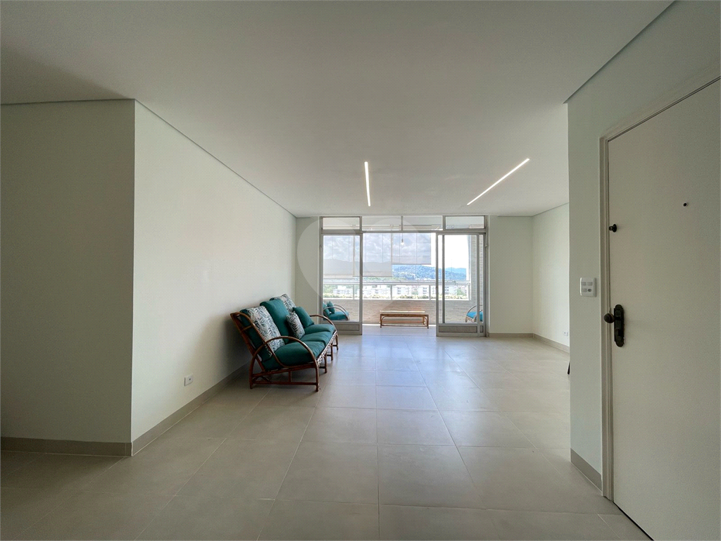 APARTAMENTO em TREMEMBÉ