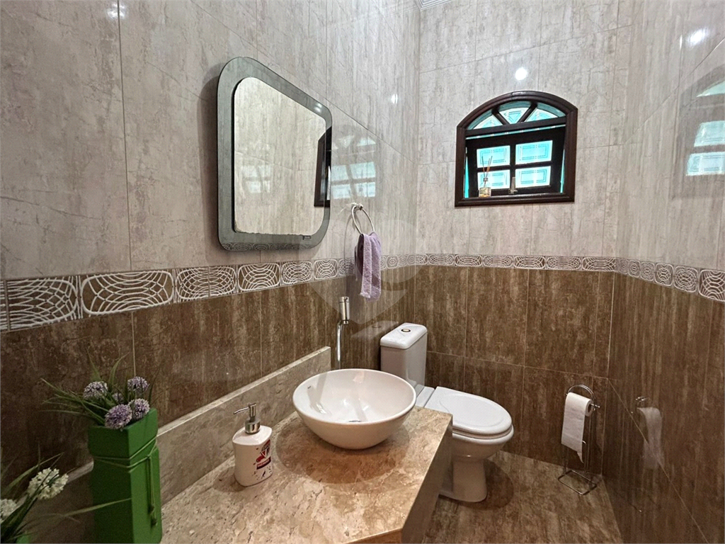 Sobrado Estilo Colonial à Venda – Vila Mazzei, São Paulo – 191m² Construídos – 3 Dormitórios (1 Suíte) – Lavabo – 3 Vagas – Rua Tranquila e Sem Saída