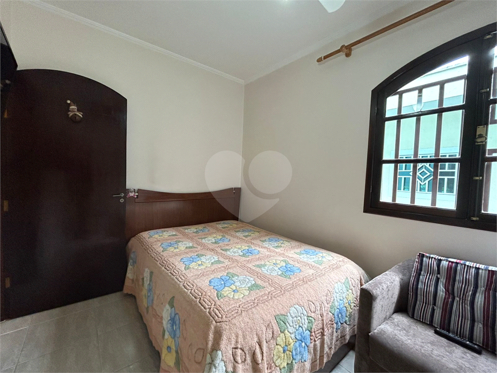 Sobrado Estilo Colonial à Venda – Vila Mazzei, São Paulo – 191m² Construídos – 3 Dormitórios (1 Suíte) – Lavabo – 3 Vagas – Rua Tranquila e Sem Saída