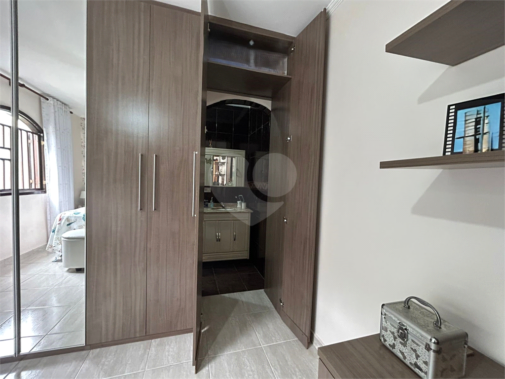 Sobrado Estilo Colonial à Venda – Vila Mazzei, São Paulo – 191m² Construídos – 3 Dormitórios (1 Suíte) – Lavabo – 3 Vagas – Rua Tranquila e Sem Saída