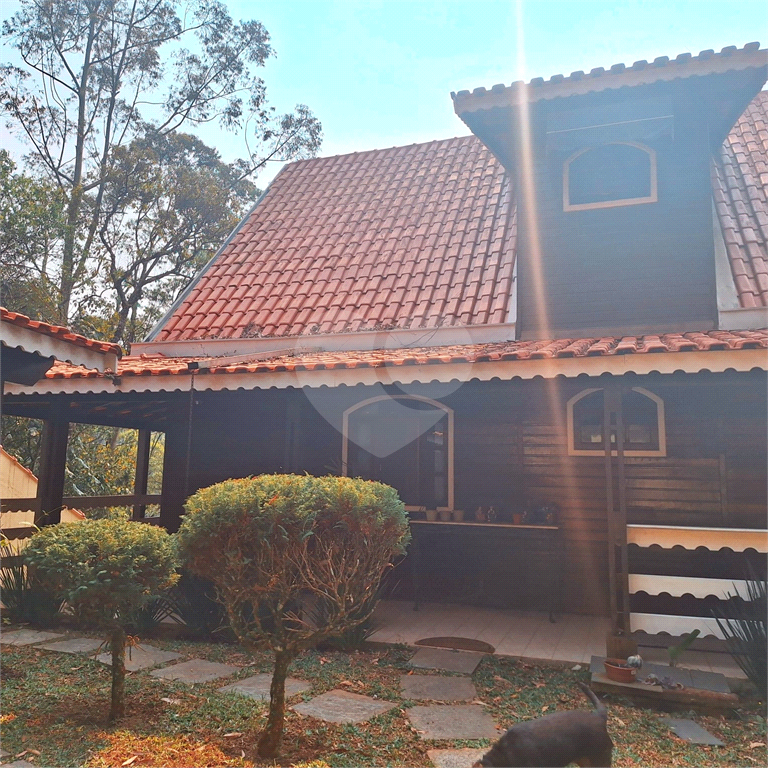 Sobrado em condomínio na Serra da Cantareira.