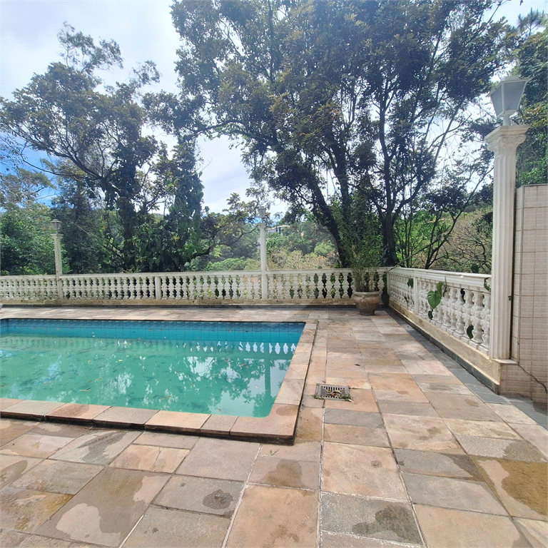 Sobrado em condomínio na Serra da Cantareira.