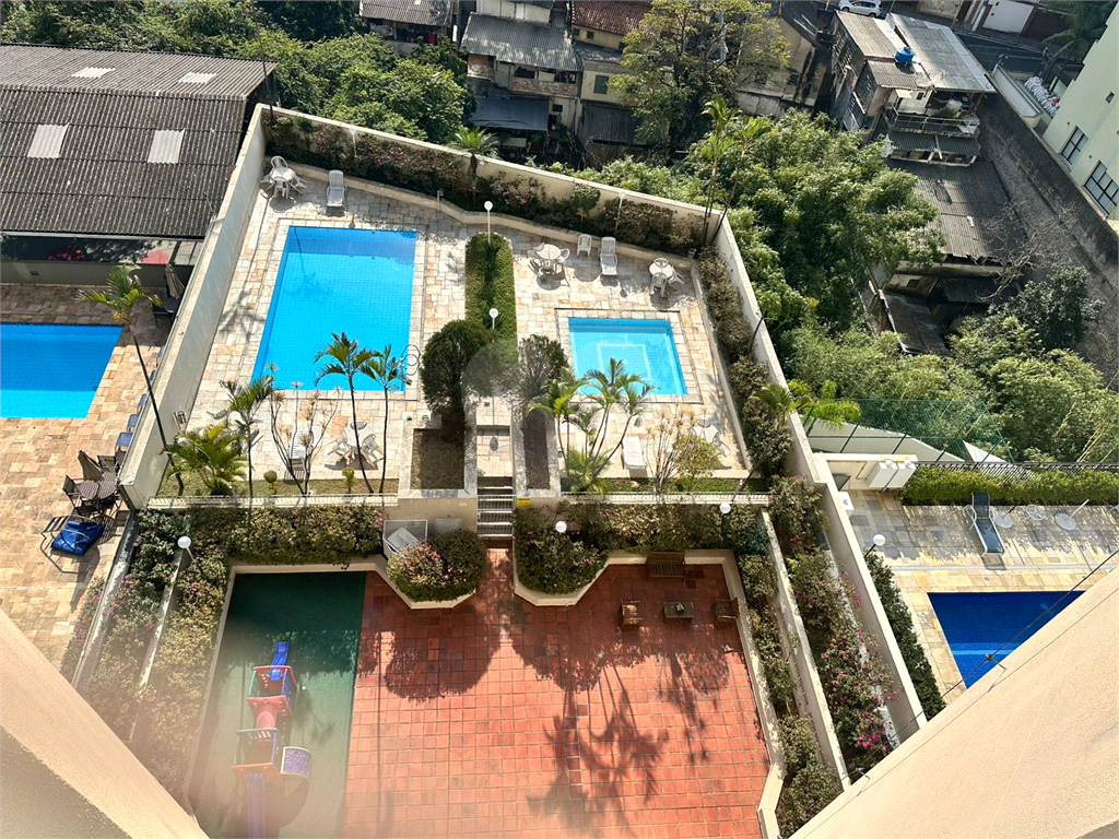 Apartamento para alugar na Rua Copacabana - 3 dormitórios