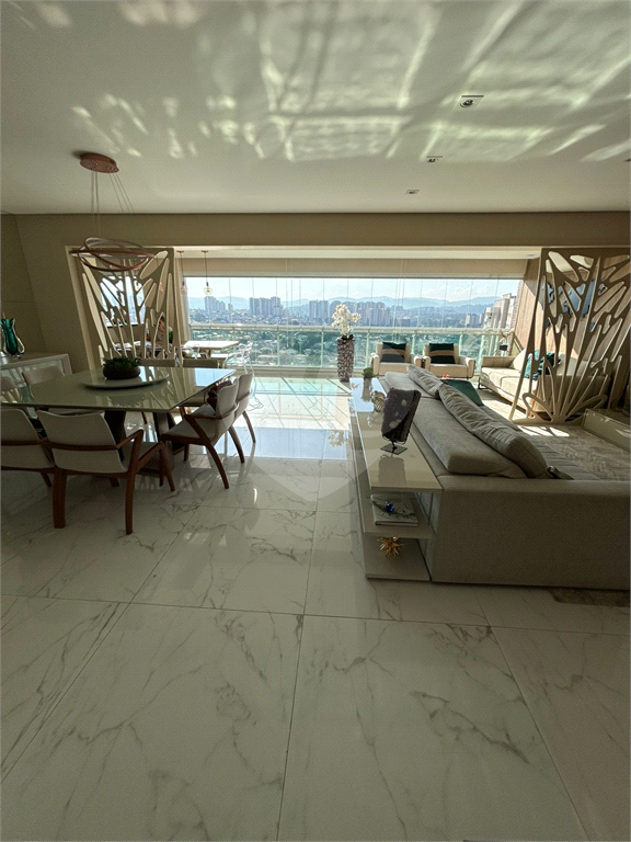 APARTAMENTO em JARDIM SANTA MENA