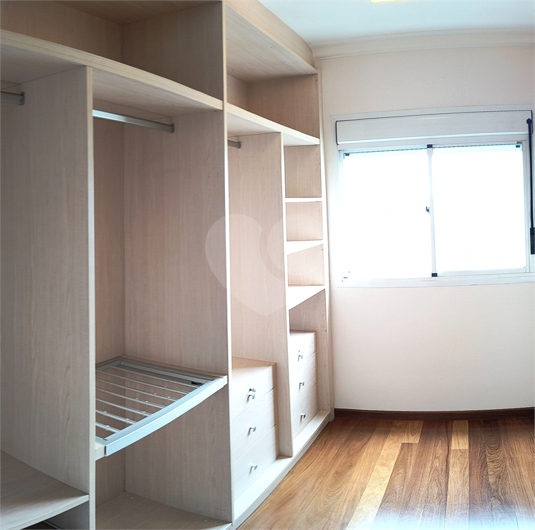 APARTAMENTO À VENDA NO PARAÍSO