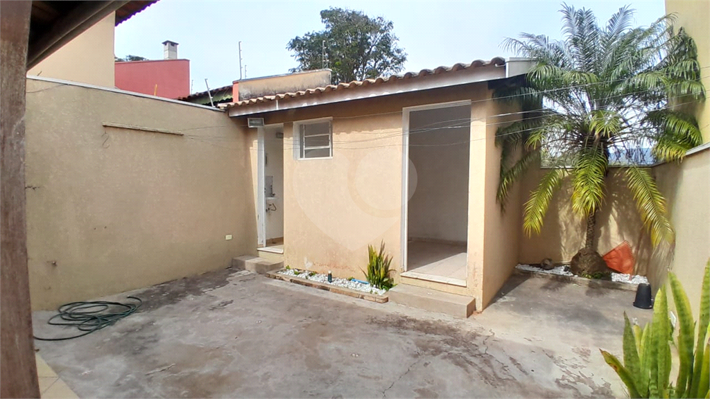 Casa para alugar com 3 quartos, 180m² - Foto 18