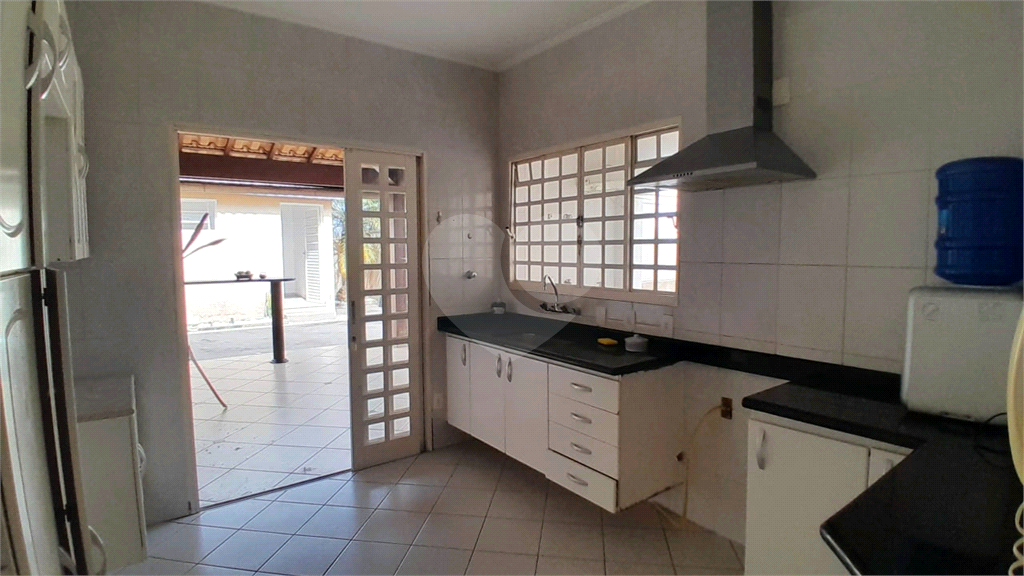 Casa para alugar com 3 quartos, 180m² - Foto 13