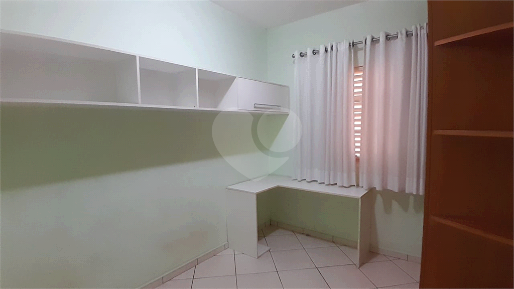 Casa para alugar com 3 quartos, 180m² - Foto 35