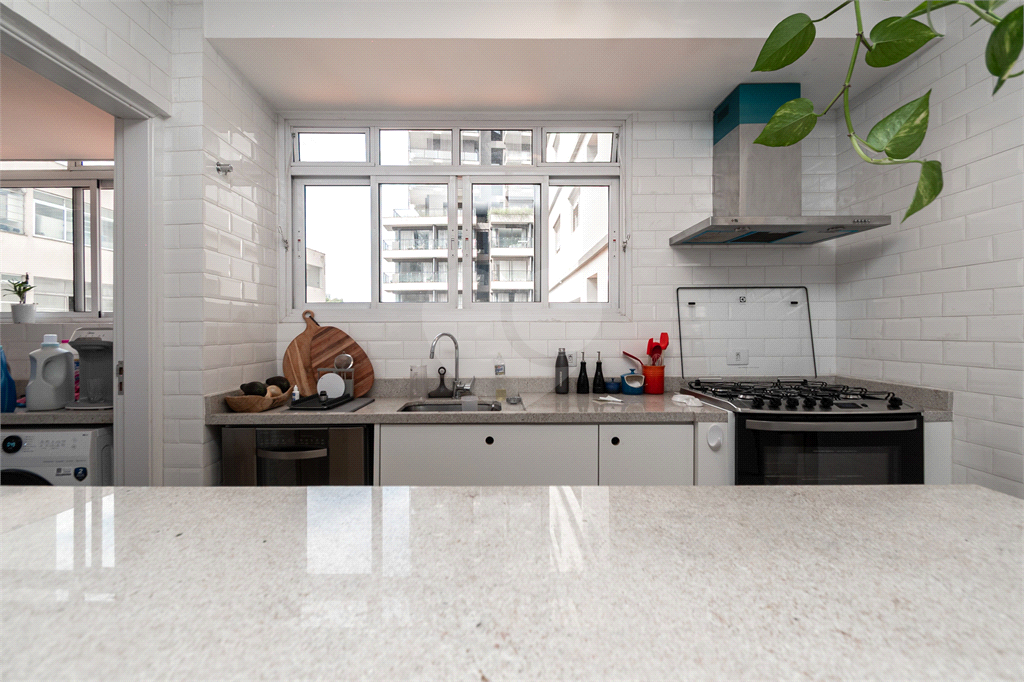 APARTAMENTO em PINHEIROS