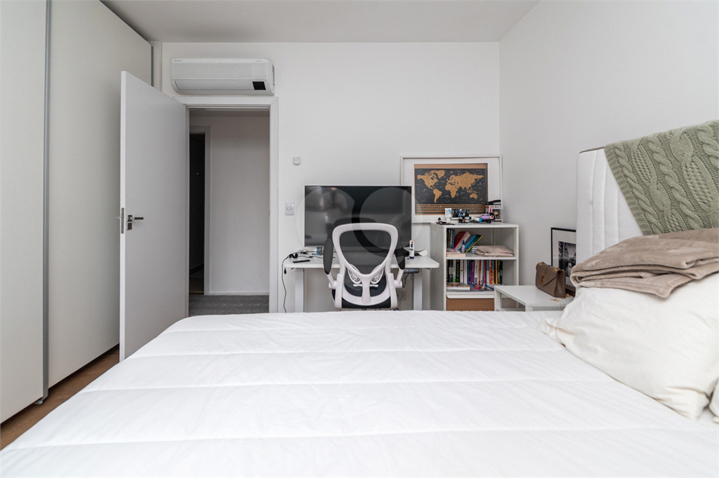 APARTAMENTO em PINHEIROS