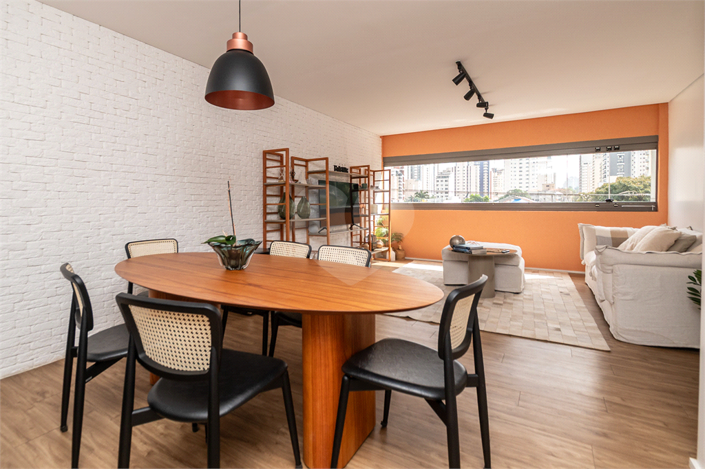 APARTAMENTO em PINHEIROS