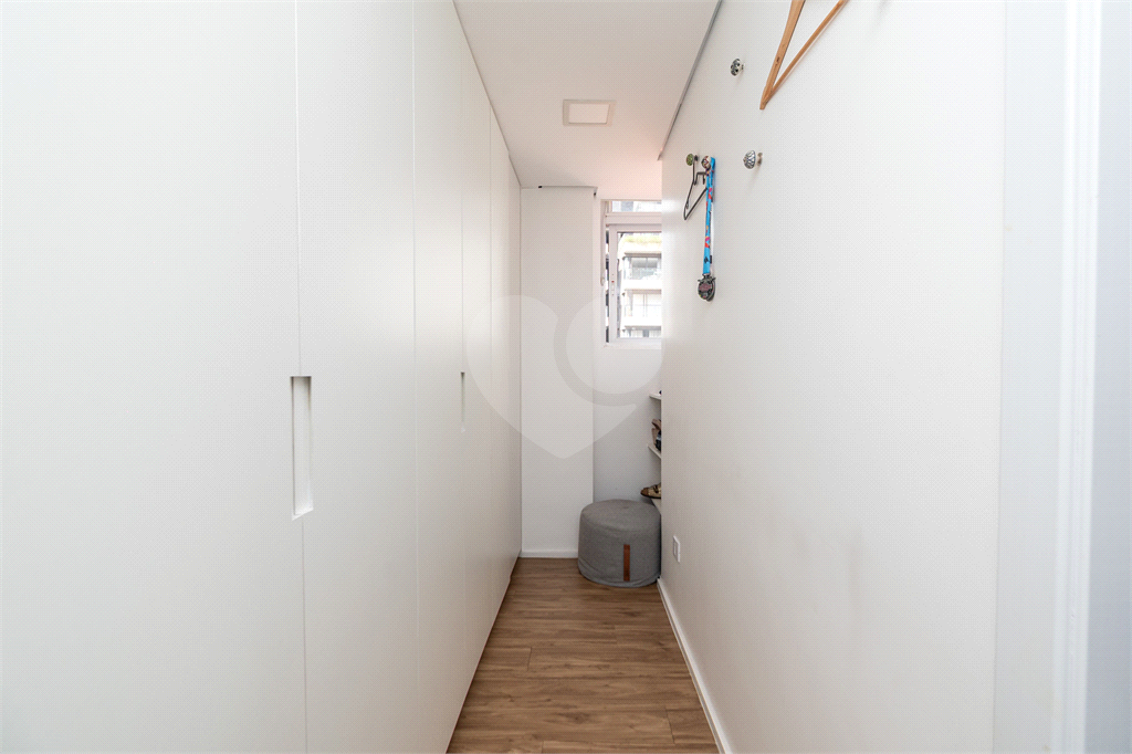 APARTAMENTO em PINHEIROS
