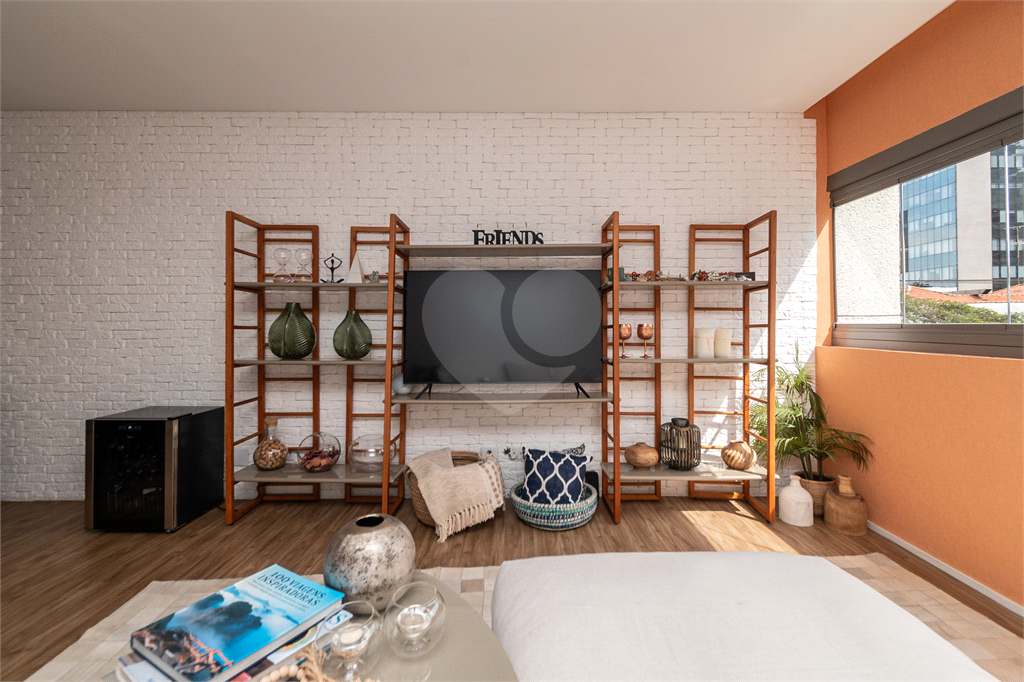 APARTAMENTO em PINHEIROS
