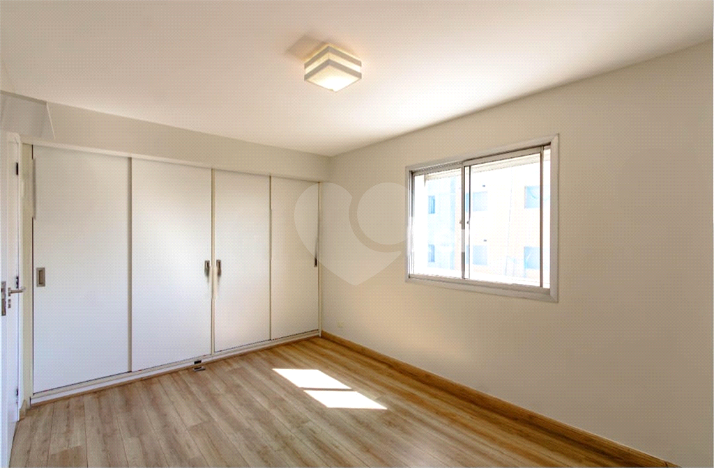 Apartamento com 2 suítes e 2 vagas na Vila Madalena