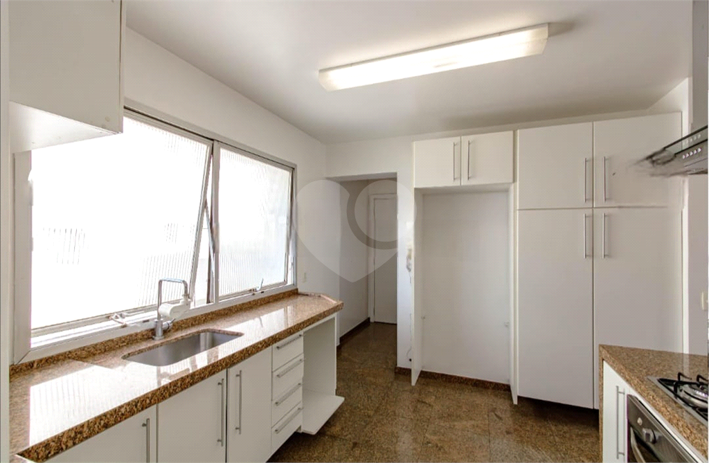 Apartamento com 2 suítes e 2 vagas na Vila Madalena